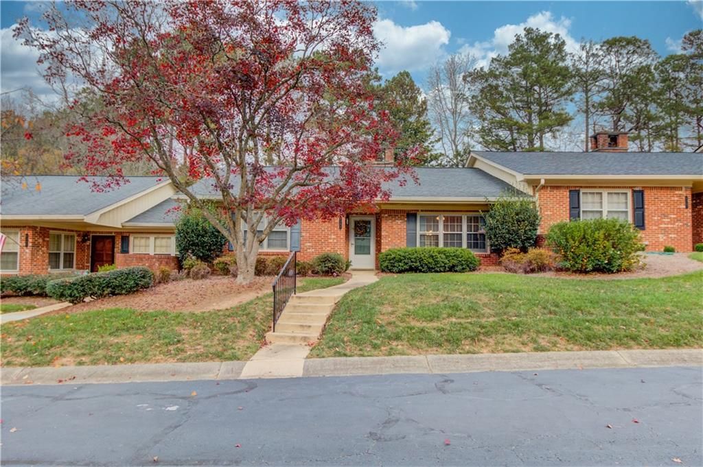 6381 E Deerhollow Way, Peachtree Corners, GA 30092