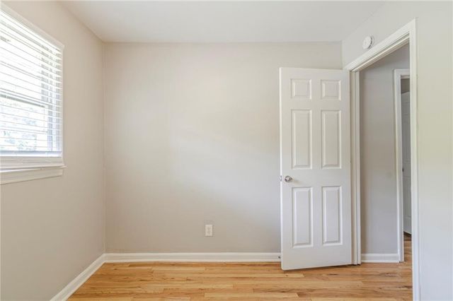 927 Magna Carta NW Drive, Atlanta, GA 30318