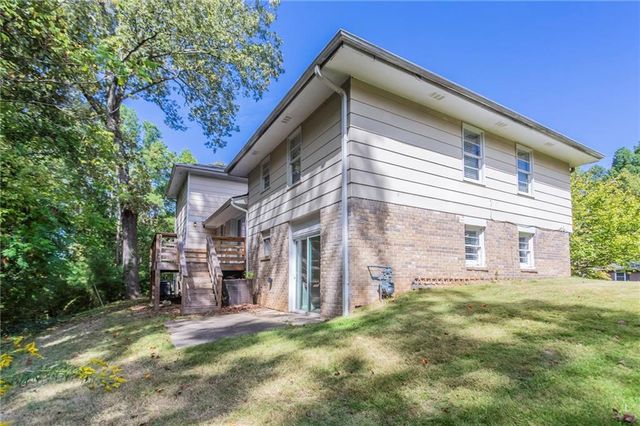 927 Magna Carta NW Drive, Atlanta, GA 30318