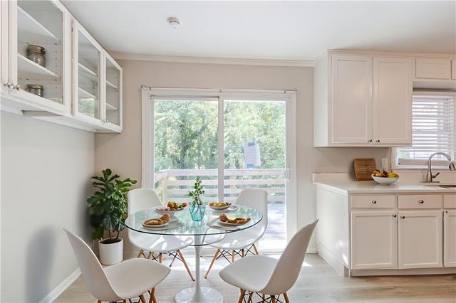 927 Magna Carta NW Drive, Atlanta, GA 30318