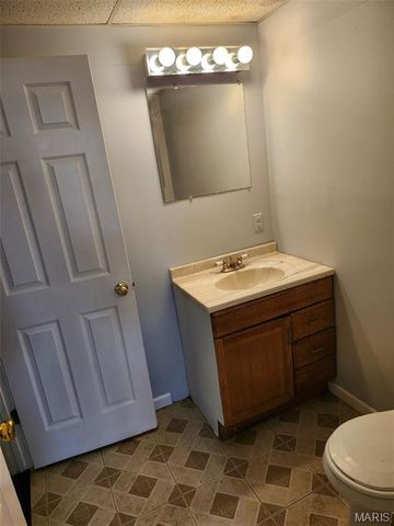 12303 White Cap Lane, Florissant, MO 63033