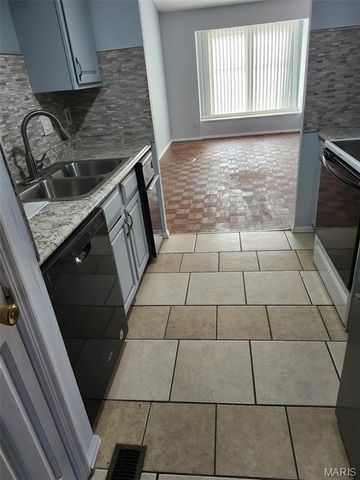 12303 White Cap Lane, Florissant, MO 63033