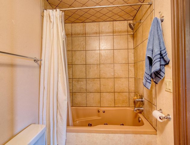826 W Walworth AVENUE, Whitewater, WI 53190