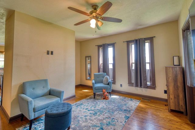 826 W Walworth AVENUE, Whitewater, WI 53190