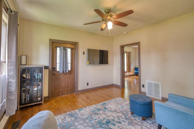 826 W Walworth AVENUE, Whitewater, WI 53190