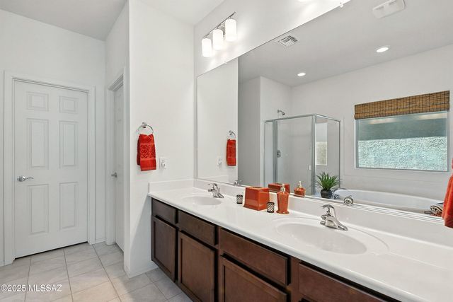 33701 S Presidio Place, Red Rock, AZ 85145