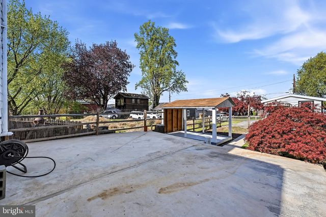 102 S WHITEOAK ST, Kutztown, PA 19530