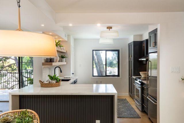 360 Everett Avenue 5B, Palo Alto, CA 94301