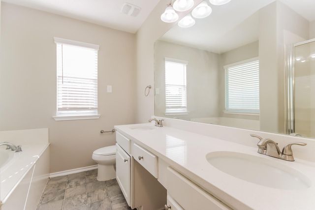 330 Harbor Mist Drive, Crosby, TX 77532