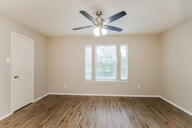 330 Harbor Mist Drive, Crosby, TX 77532