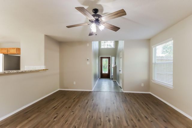 330 Harbor Mist Drive, Crosby, TX 77532