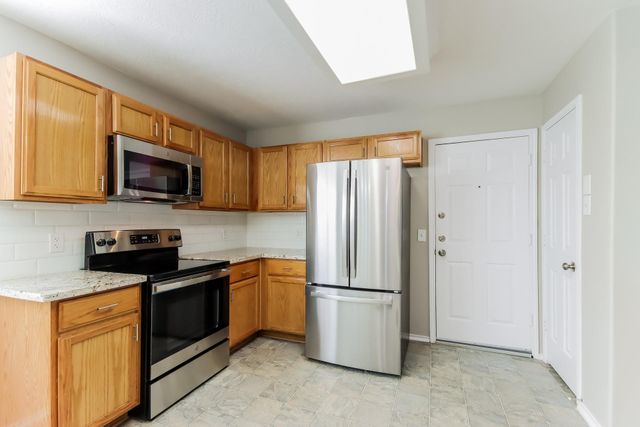 330 Harbor Mist Drive, Crosby, TX 77532