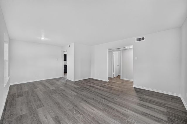 1801 E Grauwyler Road 101, Irving, TX 75061