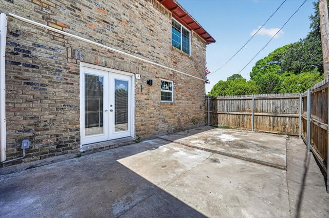 1801 E Grauwyler Road 101, Irving, TX 75061