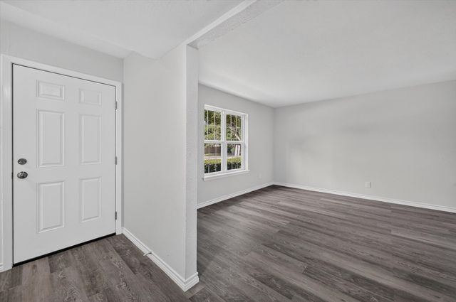 1801 E Grauwyler Road 101, Irving, TX 75061