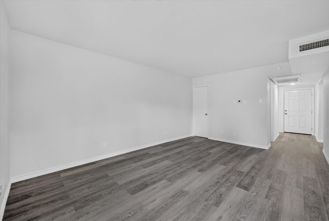 1801 E Grauwyler Road 101, Irving, TX 75061