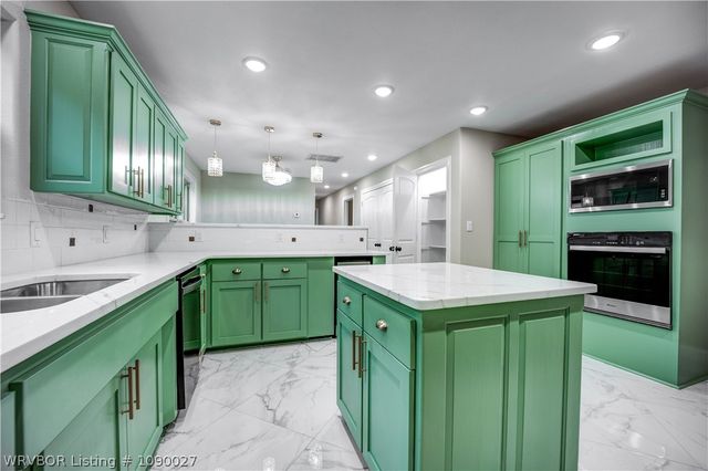 2311 Shadow Lake Drive, Greenwood, AR 72936