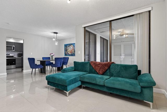 4500 Carambola Circle S 27305, Coconut Creek, FL 33066