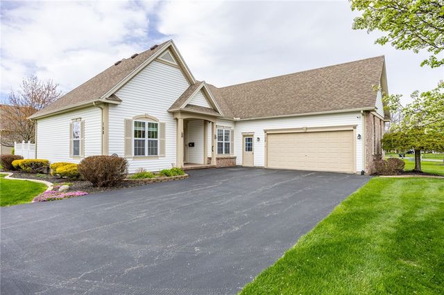 108 Arborway Lane, Greece, NY 14612