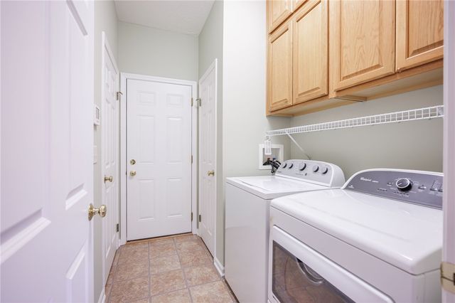 108 Arborway Lane, Greece, NY 14612