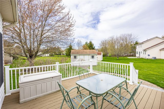108 Arborway Lane, Greece, NY 14612