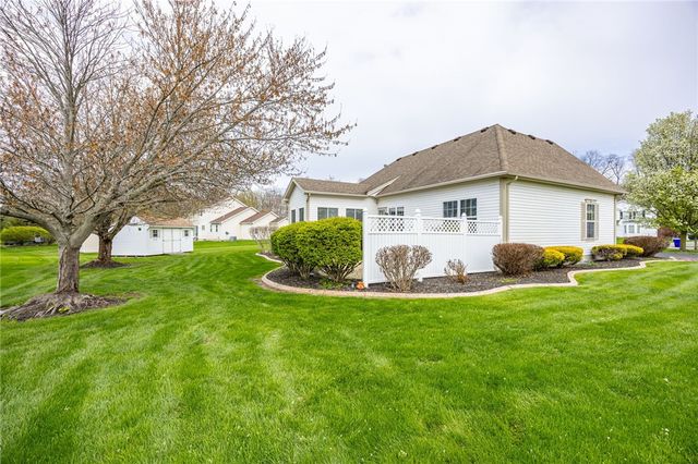 108 Arborway Lane, Greece, NY 14612