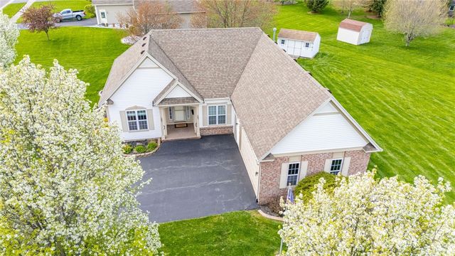 108 Arborway Lane, Greece, NY 14612
