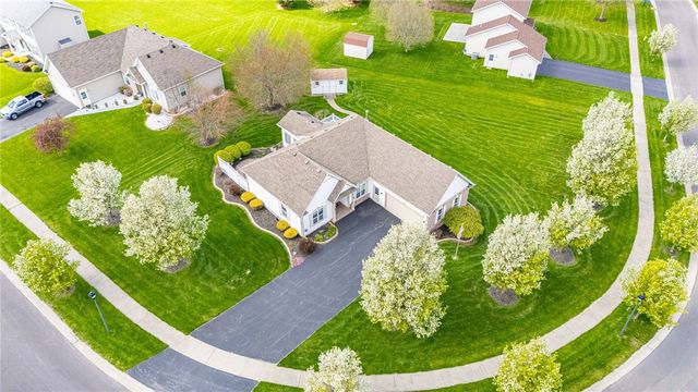 108 Arborway Lane, Greece, NY 14612