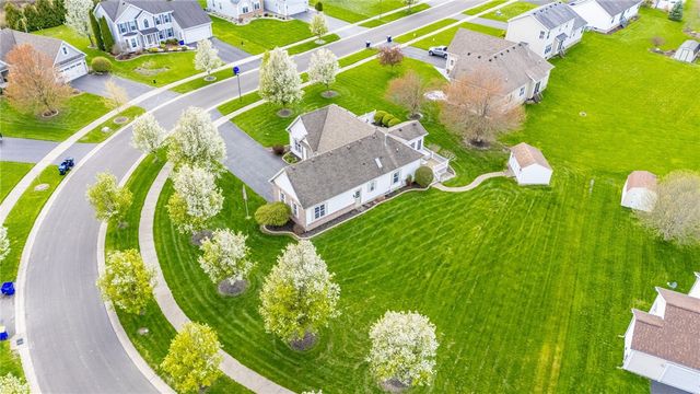 108 Arborway Lane, Greece, NY 14612
