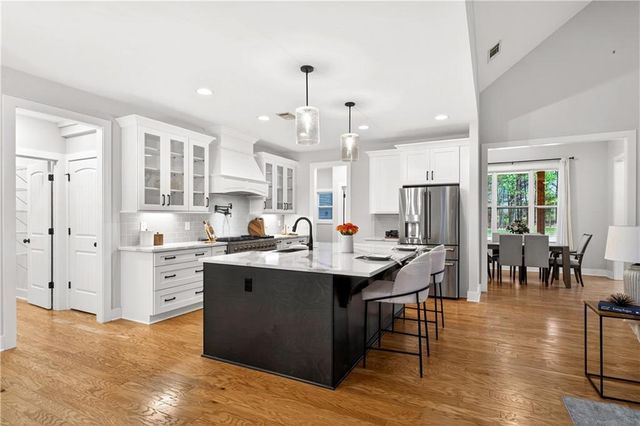 425 Blossom Trail, Acworth, GA 30101