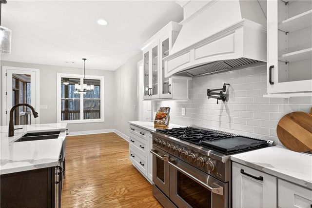 425 Blossom Trail, Acworth, GA 30101