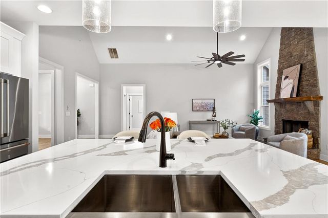 425 Blossom Trail, Acworth, GA 30101