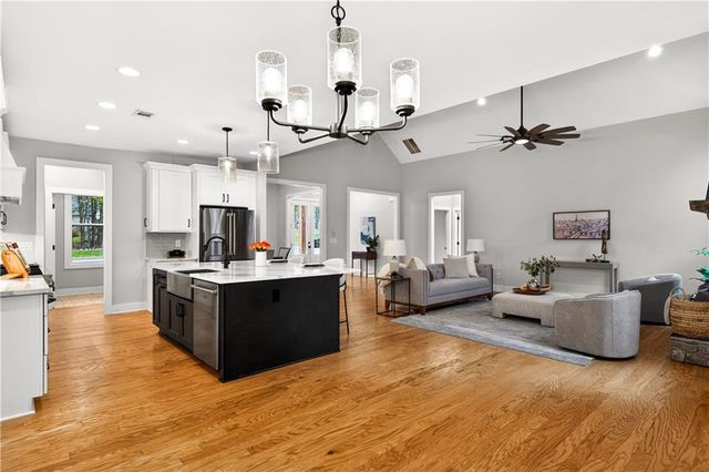 425 Blossom Trail, Acworth, GA 30101