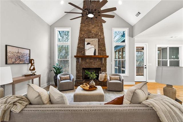 425 Blossom Trail, Acworth, GA 30101