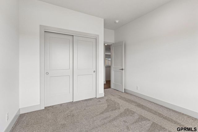 19509 Ellison Avenue, Elkhorn, NE 68022