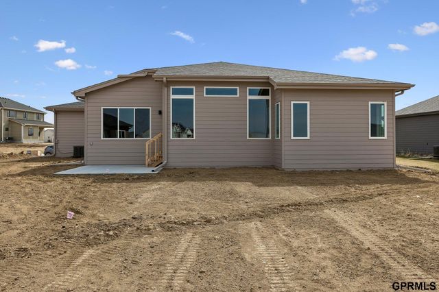 19509 Ellison Avenue, Elkhorn, NE 68022