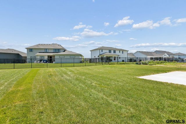 19509 Ellison Avenue, Elkhorn, NE 68022