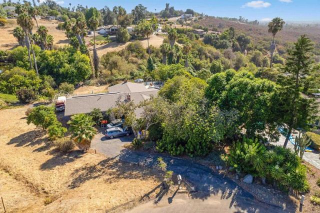609 Roca Place, Vista, CA 92084