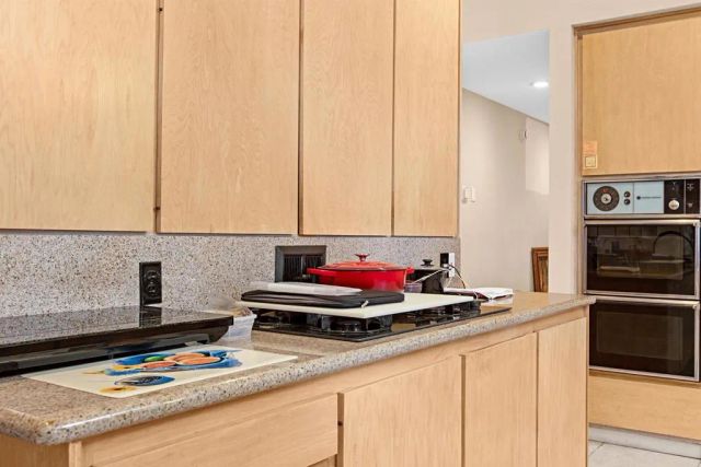 609 Roca Place, Vista, CA 92084