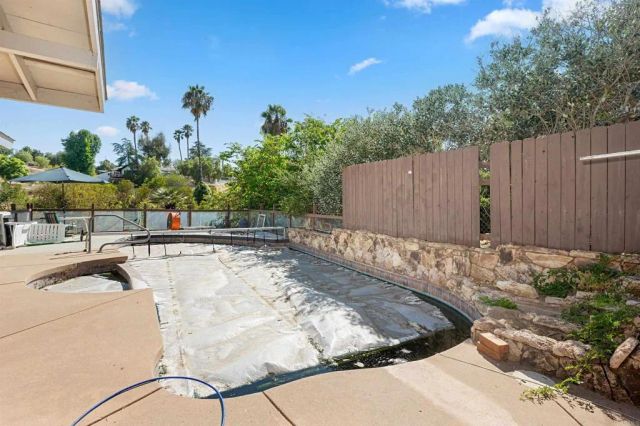609 Roca Place, Vista, CA 92084