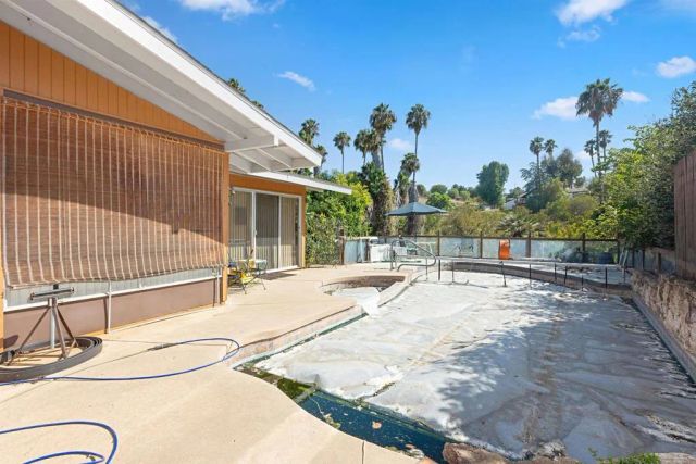 609 Roca Place, Vista, CA 92084