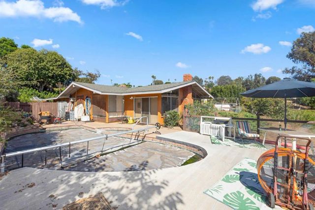 609 Roca Place, Vista, CA 92084