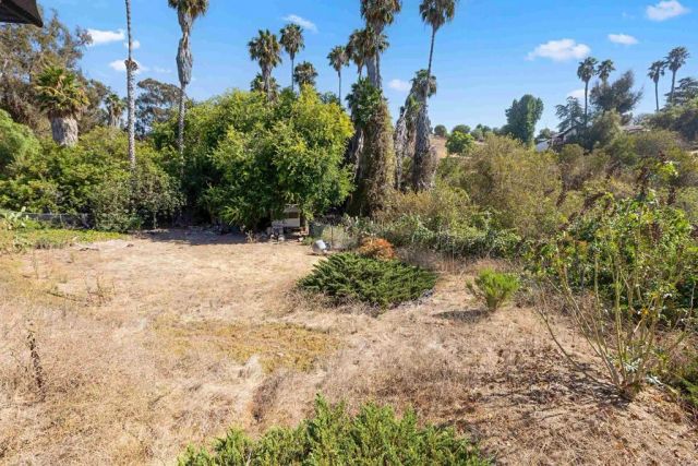 609 Roca Place, Vista, CA 92084