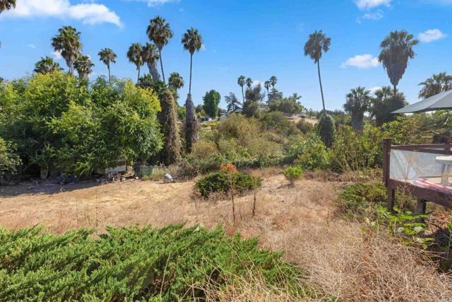 609 Roca Place, Vista, CA 92084