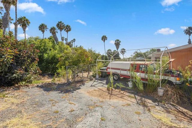 609 Roca Place, Vista, CA 92084