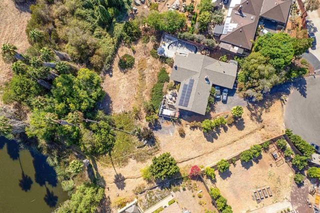 609 Roca Place, Vista, CA 92084