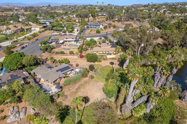 609 Roca Place, Vista, CA 92084