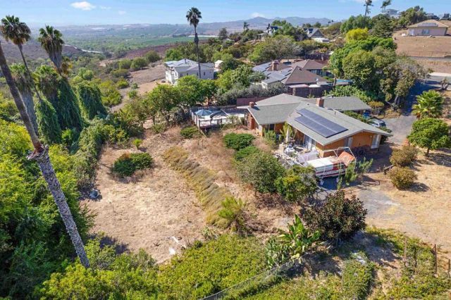 609 Roca Place, Vista, CA 92084