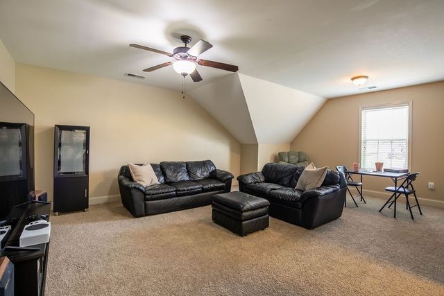 2521 Pebblecreek Ln, Murfreesboro, TN 37130