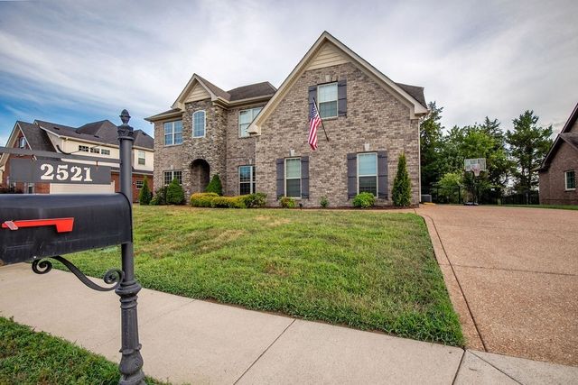 2521 Pebblecreek Ln, Murfreesboro, TN 37130